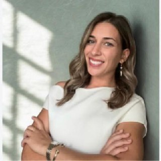 Lindsey Whitney headshot